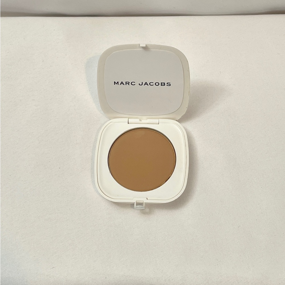 Marc Jacobs Discontinued O!Mega Bronze Coconut Bronzer 104 Tan-Tastic Full Size